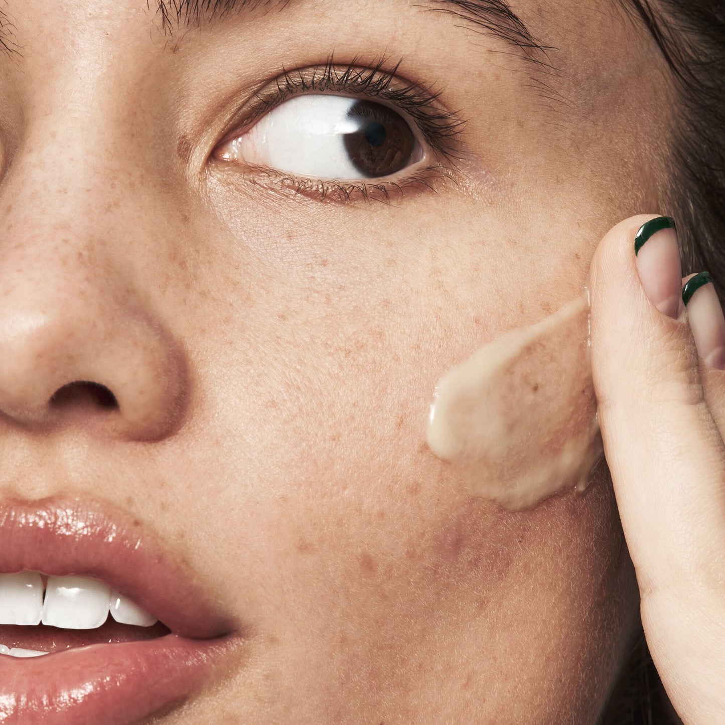 blemish-breakthrough-acne-calming-water-cream-r4 021522_Isabella_Acne_After_0462_FINAL_IGF_9e5f70b6-f47c-4bf3-9a7f-a9f223867f61.jpg