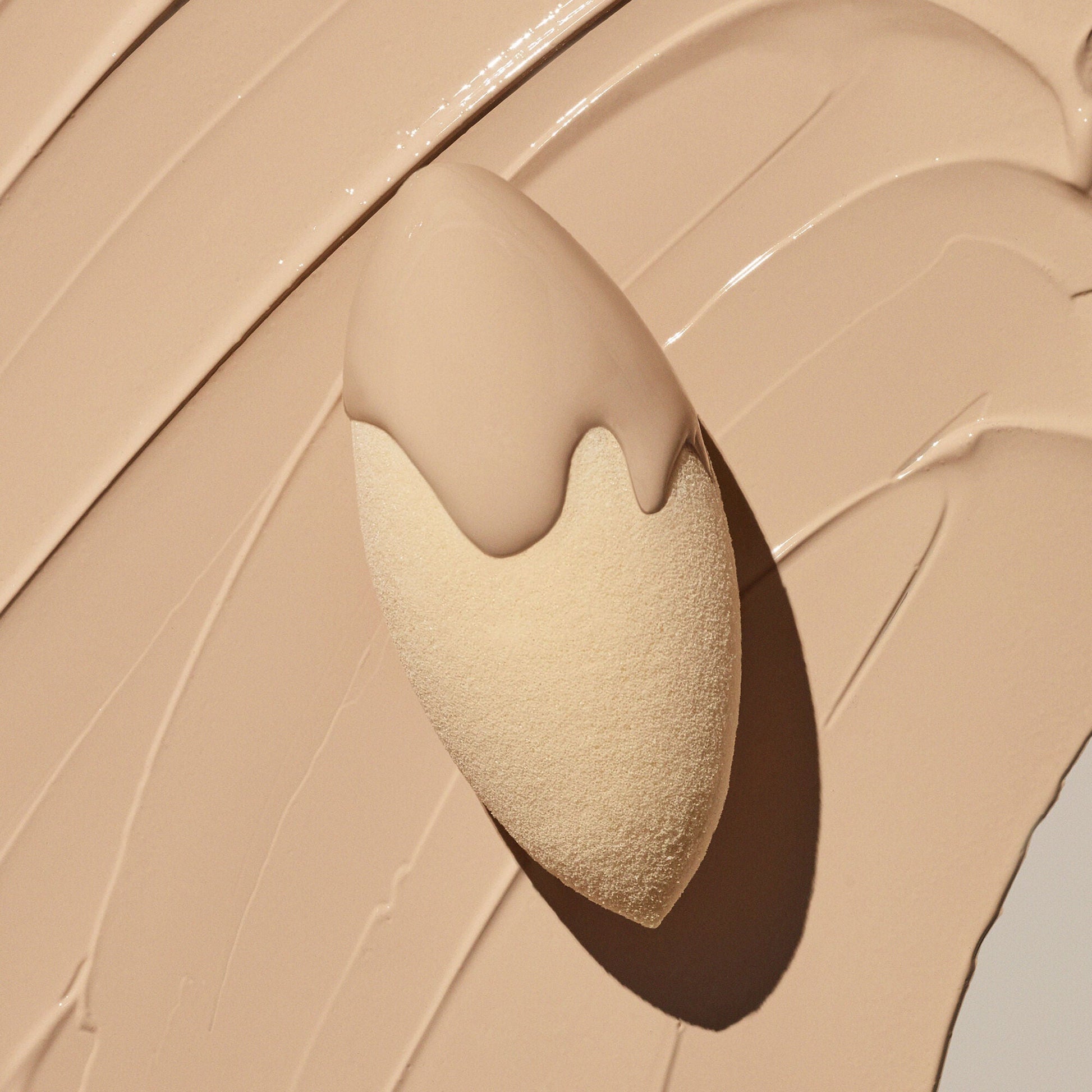 camo-concealer-sponge-s3 07312020_CamoSponge_009_IGF.jpg
