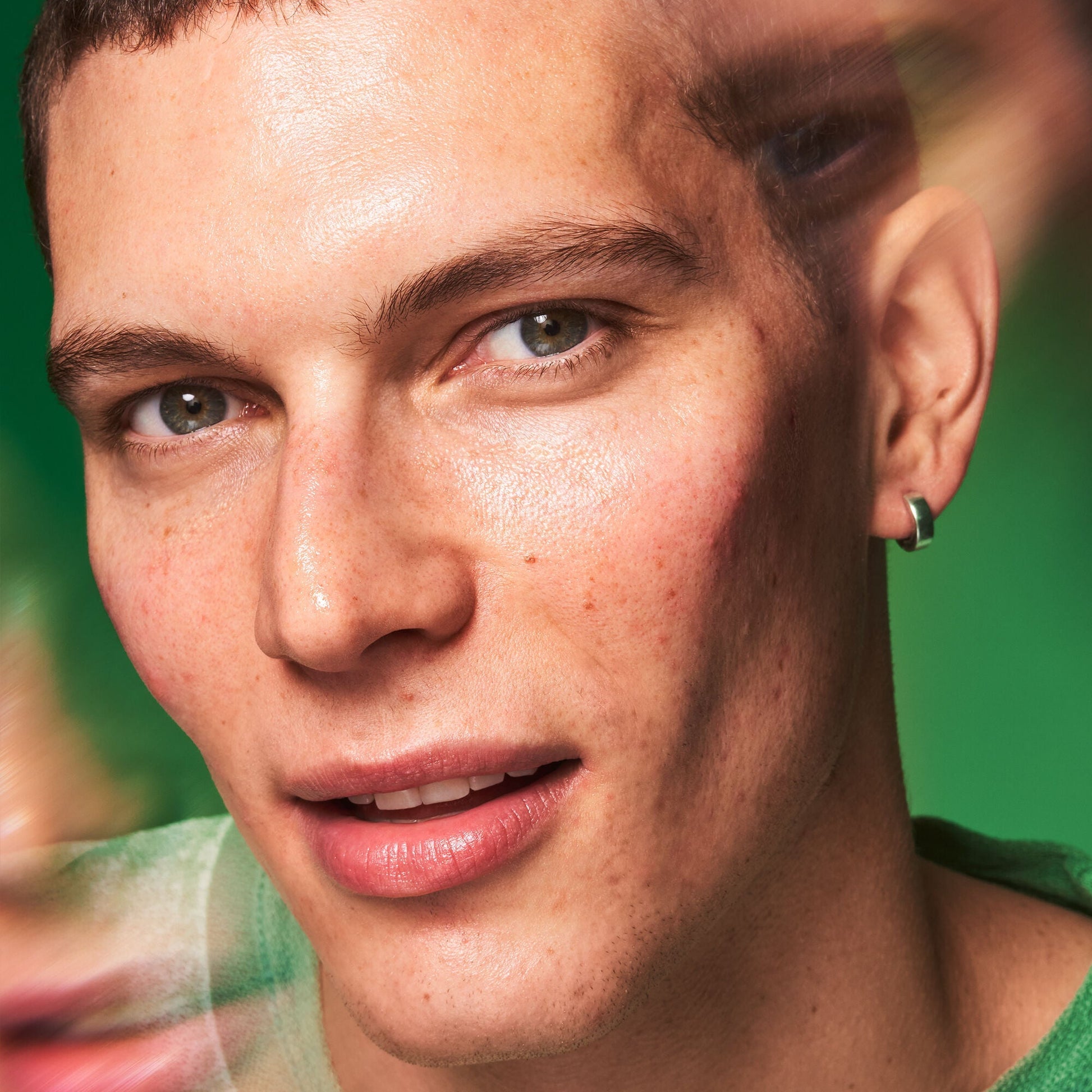plz-clarify-facial-oil-z3 100924_SKIN_Jean_PlzC_EndLook_0036_v1_RGB_IGF.jpg