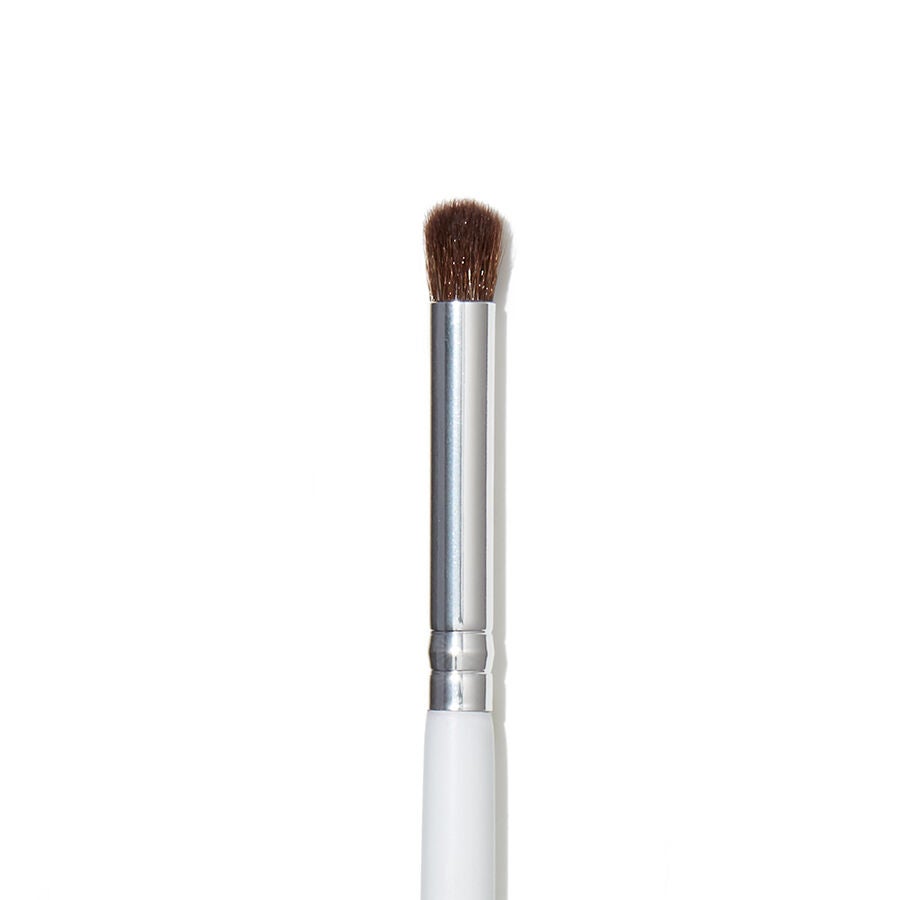 eye-crease-brush-s6 1823_EyeCreaseBrush_Macro.jpg