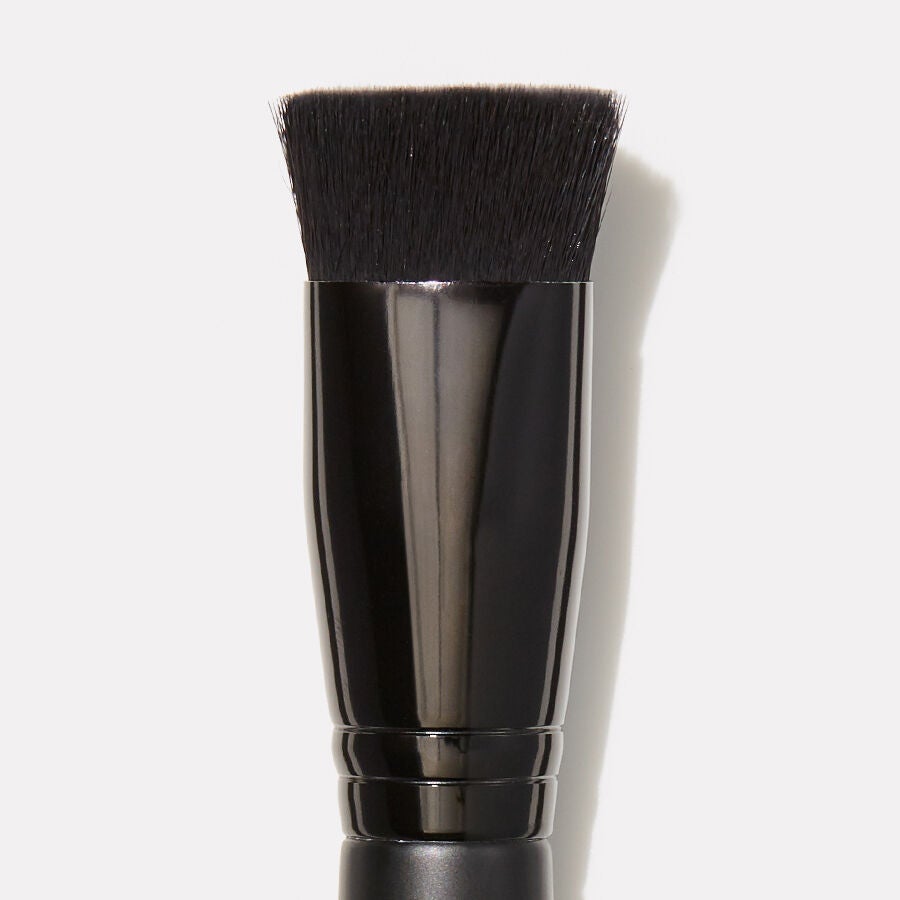 triangular-buffing-foundation-brush-r0 85106_b_TriangularBuffingFoundationBrushwebA.jpg