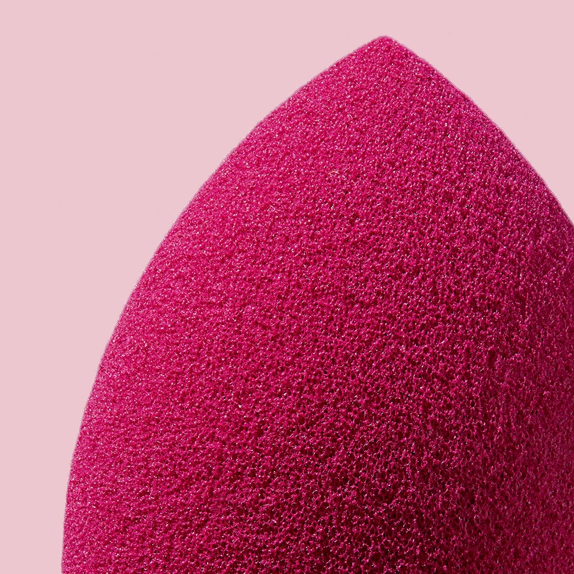 total-face-sponge-r7 totalfacesponge_082019_SL_025_A1_IGF_f00f12e5-eb4c-4725-999d-0776259919b8.jpg